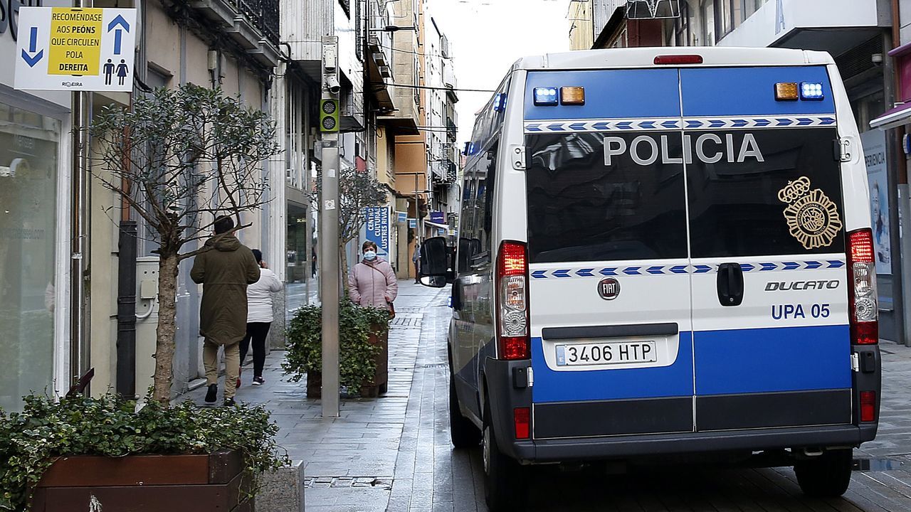 La Policía Autonómica intensifica el control del consumo de alcohol en menores en Ribeira
