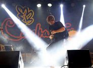 Budi�o, que desembarc� el s�bado en Zas junto a un grupo de amigos artistas, durante su concierto. 