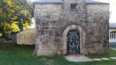 Aparecen unas pintadas alusivas al demonio en la iglesia de Santa Mari�a, en Ferrol