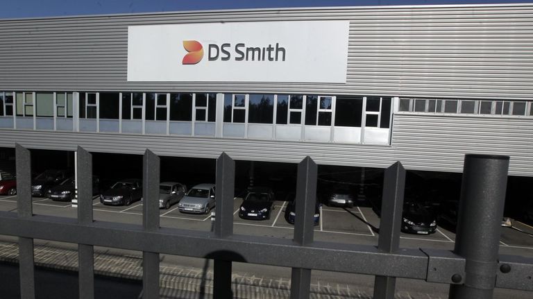 Fachada de la f�brica de DS Smith Packaging Galicia