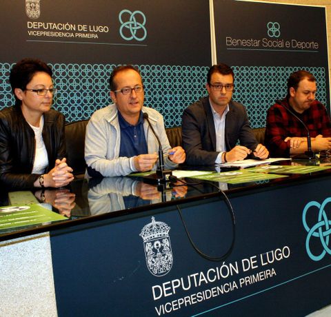 Antonio Veiga -segundo, a la izquierda- habl ayer del torneo. 