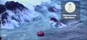 El pesquero gallego Santa Ana se hunde frente al cabo Pe�as