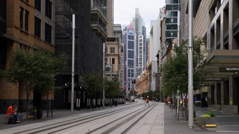 El centro de la ciudad, en su mayor�a desierta, se ve luego de la implementaci�n de reglas m�s estrictas de distanciamiento social, en Sydney, Australia