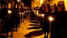 Estampas como la procesi�n del Nazareno formar�n parte de la publicaci�n de Cambados.