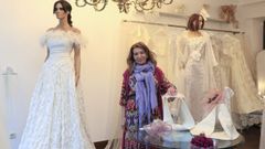 Eva Novais abri� su nuevo atelier de moda nupcial y para eventos especiales frente al parque infantil de Agros de Ram�rez. All� se estrena con una colecci�n propia, �muy variada, glamurosa y rom�ntica, hecha con sedas indias, gasas dulces y dupiones�, dice la dise�adora, quien viste tanto a las novias m�s pudientes como a las m�s humildes. �No dejo a una sin traje�. 