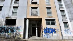 Grupo de viviendas okupadas en Palavea que salen a subasta.