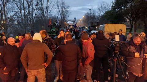 Est�n dispuestos a pasar la noche y mantener la protesta hasta que los echen