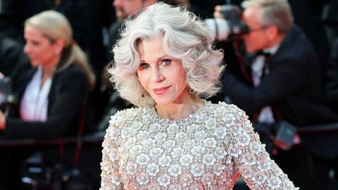 Jane Fonda, 87 a�os.�Hija y hermana de actores, activista incansable, pionera del fitness, Fonda se acerca a los 90 convertida en una leyenda viva de Hollywood. Ganadora de dos �scares, se encarg� a pulso de labrar una carrera que no estuviera marcada por su f�sico.