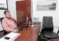 Carlos Iglesias cobrar� lo mismo que Manel V�zquez. 