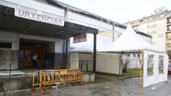 Imagen de archivo de la carpa instalada en el exterior del centro de salud de Viveiro, donde se practican las pruebas PCR para diagnosticar el coronavirus