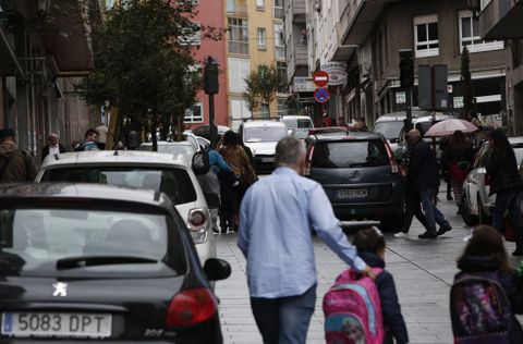 La mayor aglomeraci�n de veh�culos se produce a la entrada y salida de los colegios