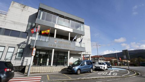 Catoira est� muy por encima de los treinta d�as de l�mite legal establecido por el Ministerio de Hacienda