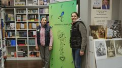 En la imagen, Eva y Pili (falta Isa). Ellas son las organizadoras de todas las actividades de la Librer�a Campus