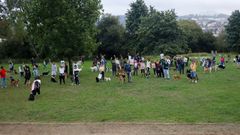 Vecinos&nbsp;de Barreiro con perros se oponen al parque canino que proyecta el Concello