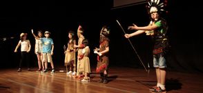 Los alumnos de la escuela de teatro municipal lalinense pusieron en escena varias obras. 