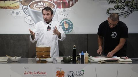 Antonio Reboredo y Paolo, durante el taller que imparti�en el CIFP Paseo das Pontes