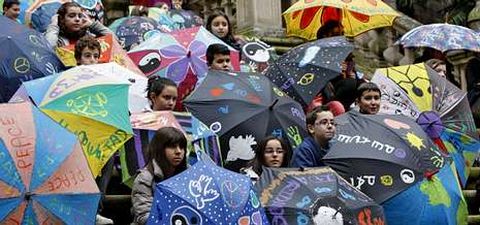 El calentamiento global, la energa atmica y el uso de armas qumicas son algunos de los grandes problemas del mundo que se afrontan tendiendo un puente entre la ciencia y la paz