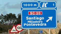 En una imagen de archivo, una de las salidas a Santiago desde la autov�a AG-56