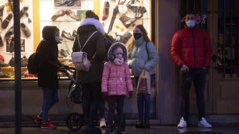 Hubo quien vio el paso de los Reyes Magos desde la acera de la Rúa da Pravia
