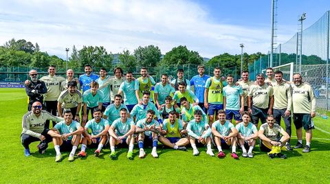 La plantilla del Oviedo, en El Requexn