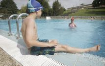 Las piscinas exteriores de Lal�n abrir�n hoy al p�blico con un horario de 12.00 a 20.00 horas. 