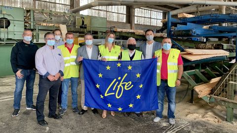 Visita al aserradero Hijos de Ram�n Rubal, en Alfoz, donde se prepara el tablero de madera aut�ctona para levantar el edificio Impulso Verde de Lugo