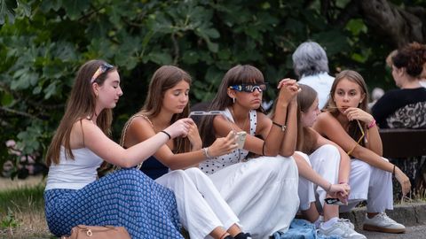 Eclipse total en Asturias desde el Parque de los Pericones, en Gij�n