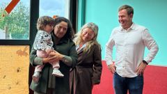 Visita de la delegada de la Xunta, Belén do Campo, y el alcalde de Sada, a la escuela infantil de Mondego.