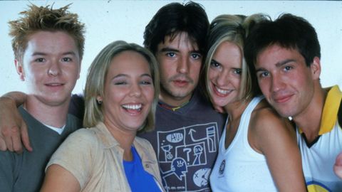 Varios de los protagonistas de la serie �Compa�eros�, en el a�o 2000.