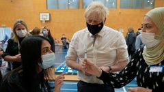 Johnson, durante una visita a un centro de vacunaci�n en Londres