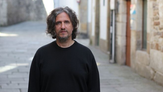 Alberto Lema &eacute; licenciado en Filolox&iacute;a Inglesa e traballador da Real Academia Galega (RAG). Foi concelleiro na Coru&ntilde;a pola Marea Atl&aacute;ntica. 