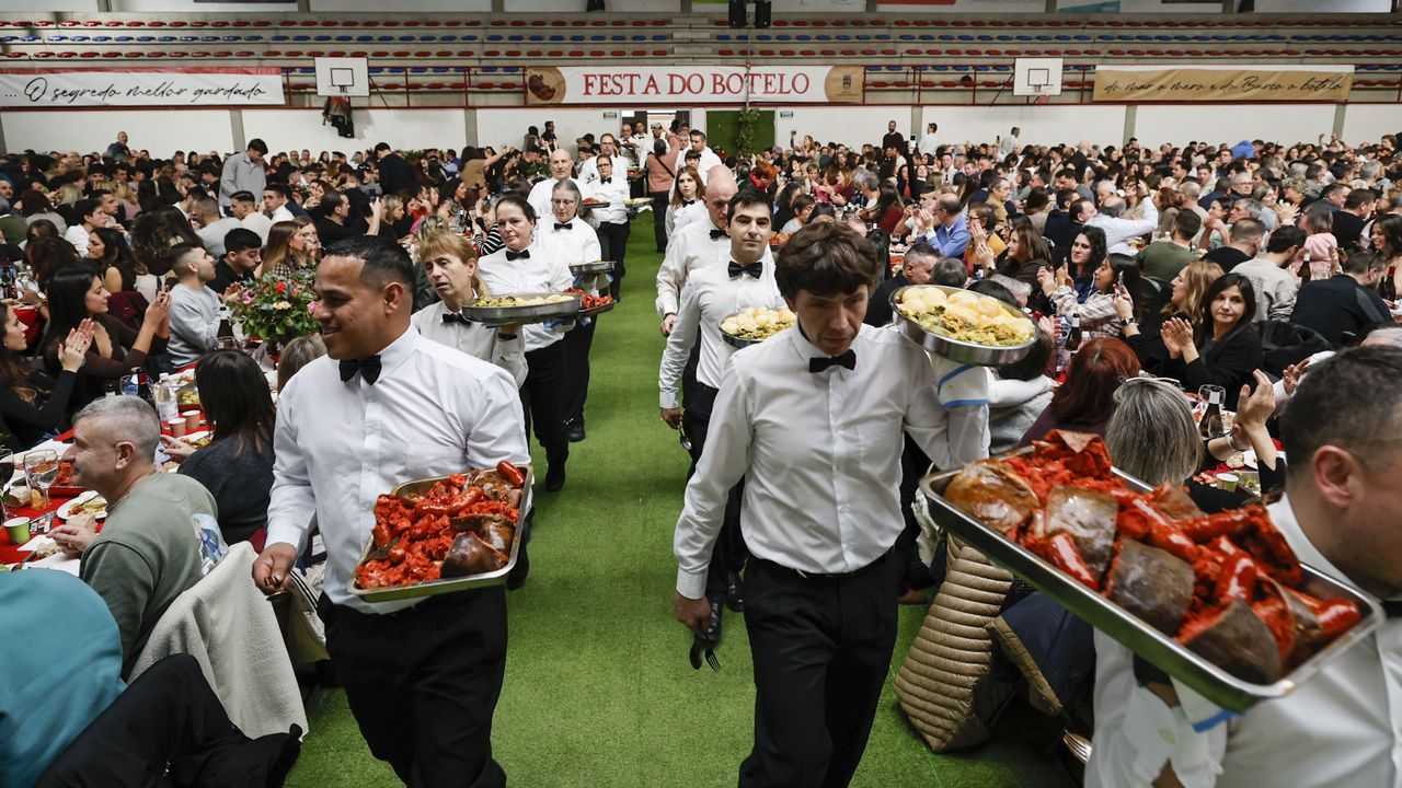 Botelo Vulumptious El botelo de O Barco comparte protagonismo en su fiesta con los vinos ...