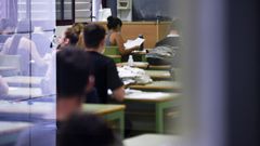 J�venes examin�ndose en la Universidad Polit�cnica de Valencia