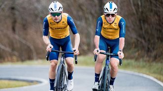 Antonio Gonz�lez y Aimar Tadeo, dos especialistas en la monta�a para el Padron�s Cortizo.