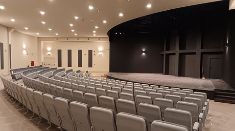 El patio de butacas puede ampliarse con un centenar de sillas