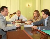 Jos� �ngel V�zquez, Roberto Castro, Sof�a Godoy y Jorge Pumar durante el encuentro que mantuvieron ayer para renovar el convenio entre el Concello de Ourense e Instituciones Penitenciarias. 
