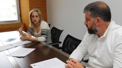 Pactado entre el PSOE y Por Viveiro, la alcaldesa Mar�a Loureiro y el edil Bernardo Fraga presentaron las ayudas el 30 de mayo. �Supone un esfuerzo muy importante con el que queremos apoyar a aut�nomos y peque�os empresarios�, dijo Loureiro. Fraga lo defini� como �un bal�n de os�xeno para que o tecido socioecon�mico se resinta o menos posible�.