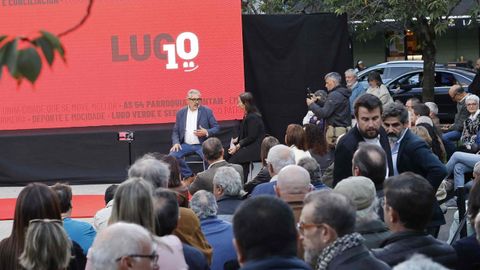 Presentaci�n de �Lugo 10� de Miguel Fern�ndez en un encuentro en A Milagrosa.