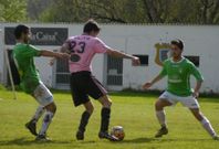 El jugador juvenil, Javi Coba, a la derecha, en el partido del domingo ante el Lucense. 