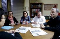 La Voz de Galicia reuni a representantes de las entidades dedicadas a la ayuda social que analizaron en la redaccin los problemas que afrontan en su asistencia a los ourensanos.