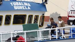 Tripulantes de origen extranjero del Tobalina, de Burela