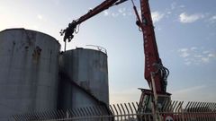 Demolicin de los seis silos de la empresa Bunge en el muelle de Calvo Sotelo