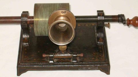Un modelo de gram�fono de Edison que forma parte de las joyas de la colecci�n del museo Fernando Blanco de Cee