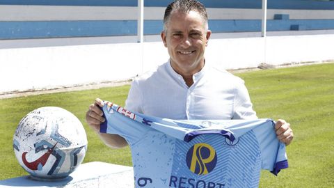 Alberto L�pez, en su presentaci�n con el Viveiro a principio de temporada.