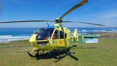 Imagen del helic�ptero medicalizado con base en Santiago que se desplaz� al lugar del accidente.