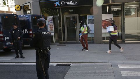 Amplio despliegue policial contra el narcotrfico en la zona de Orillamar, en A Corua