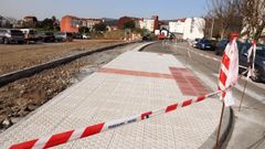 Instalaci�n de aceras en Boiro