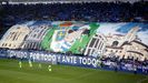 Tifo de Symmachiarii durante el derbi