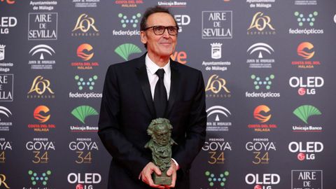  El compositor Alberto Iglesias tras recibir el Goya a la Mejor Msica Original por su trabajo en Dolor y Gloria