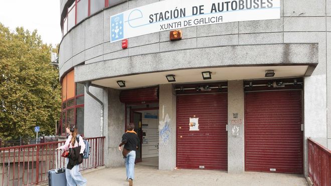 Entrada de la estaci�n de autobuses de Ferrol, en una imagen tomada el pasado viernes.
